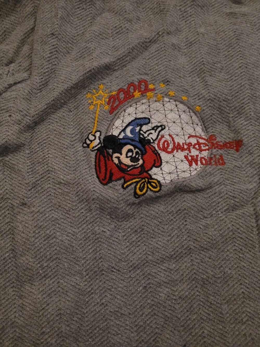 Vintage Walt Disney World 2000 Mickey Mouse gray polo shirt